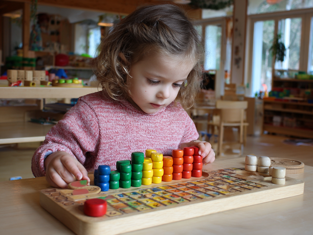 Montessori_Brett_Vorbereitete_Umgebung