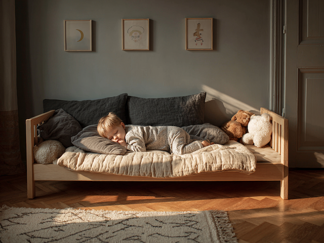 Montessori Bett oder Bodenbett? Der ehrliche Vergleich für Eltern
