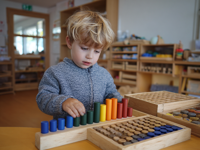 Montessori zu Hause leben: So wird dein Zuhause zum Lernort